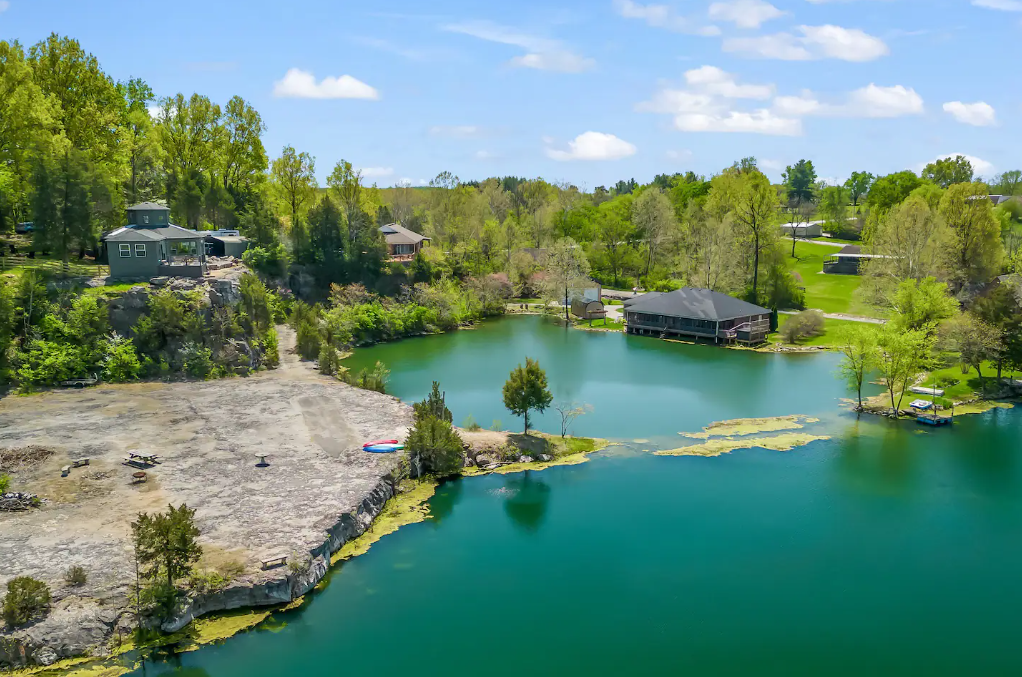 quarry lake in louisville.