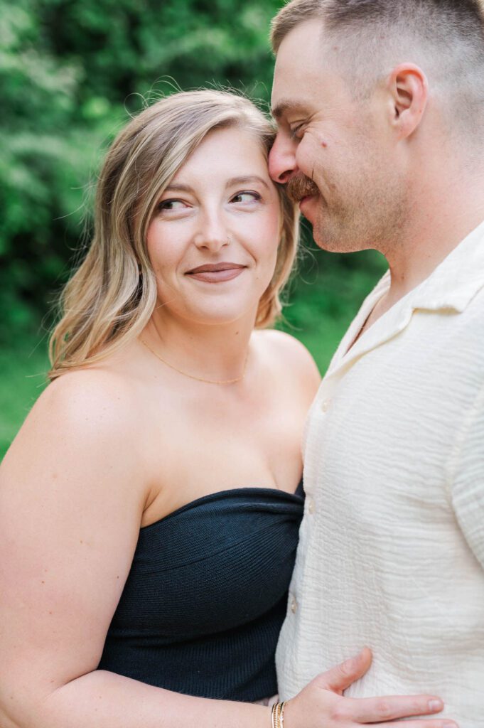 Couple shares a moment at Anchorage Trail in Louisville