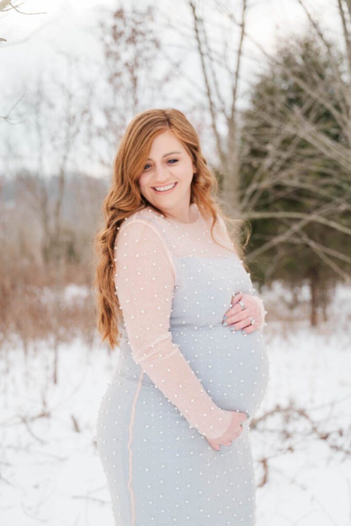 A winter maternity session at Beckley Creek Park. Louisville Newborn Photographer. Photos by Michelle Bordenkircher Photography.