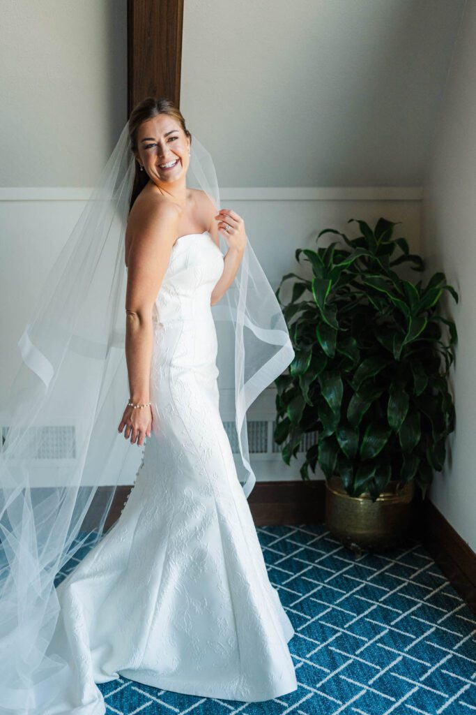 Bride gets ready at the Kenwood Country Club in Cincinnati