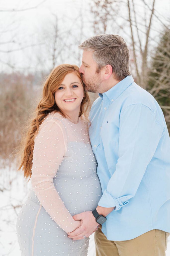 A winter maternity session at Beckley Creek Park. Louisville Newborn Photographer. Photos by Michelle Bordenkircher Photography.
